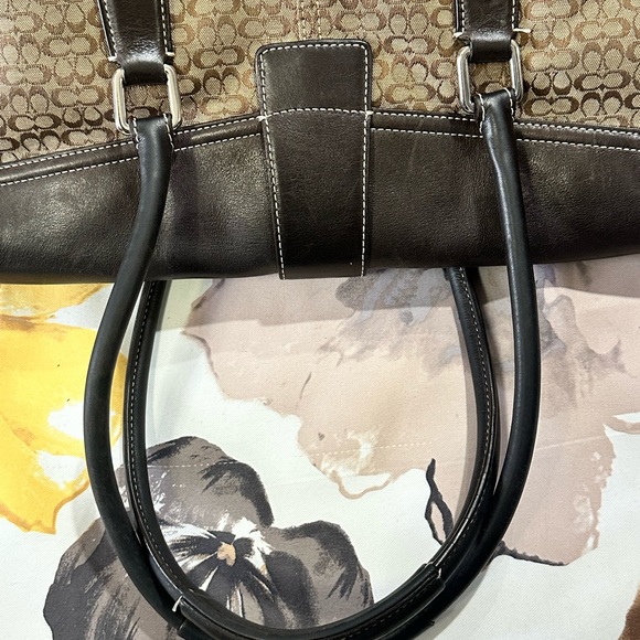 Authentic Coach Tote in Brown - Picture 11 of 15